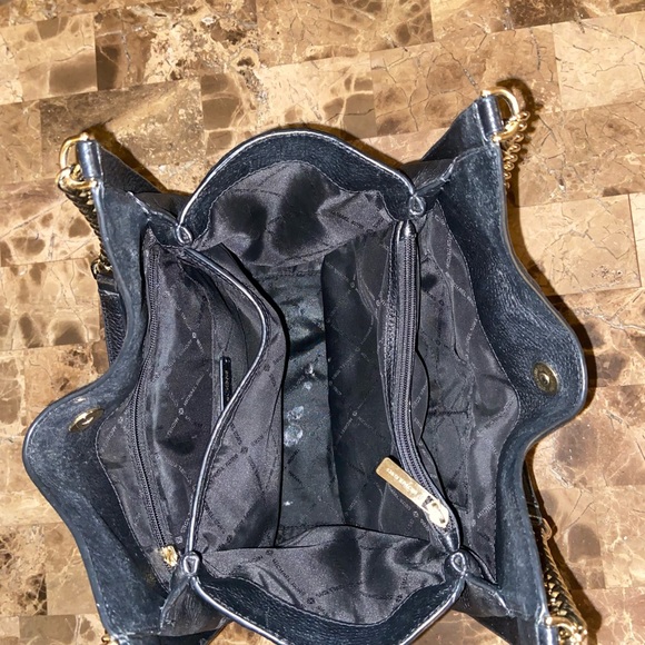 Michael Kors gold metal w/ black pebbled leather bag satchel Medium size - Picture 6 of 8